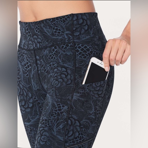 Lululemon Speed Up Crop-Nouveau Mach Blue Black - Picture 5 of 12